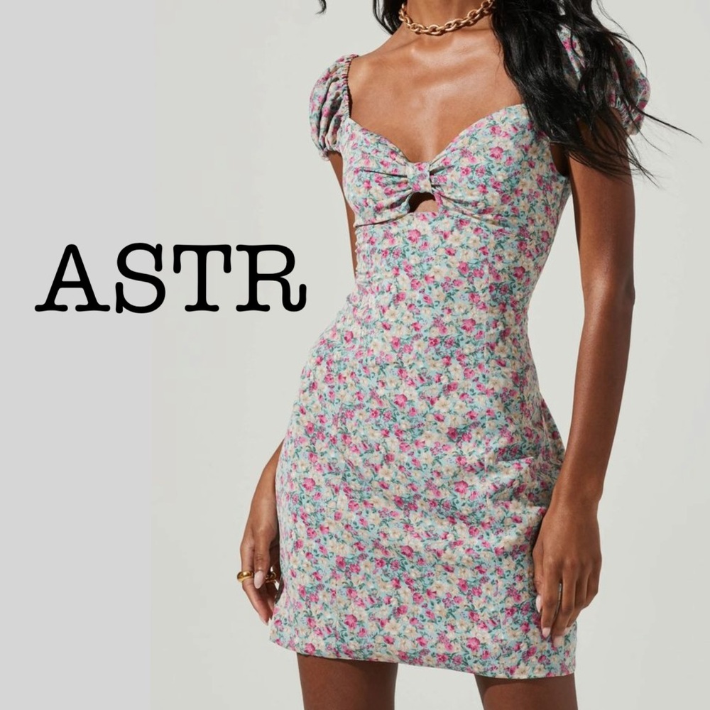 ASTR The Label Cap Sleeve Floral Dress Size Large